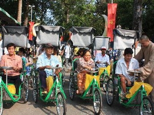 22 tỷ đồng hỗ trợ cho trẻ mồ côi và người khuyết tật